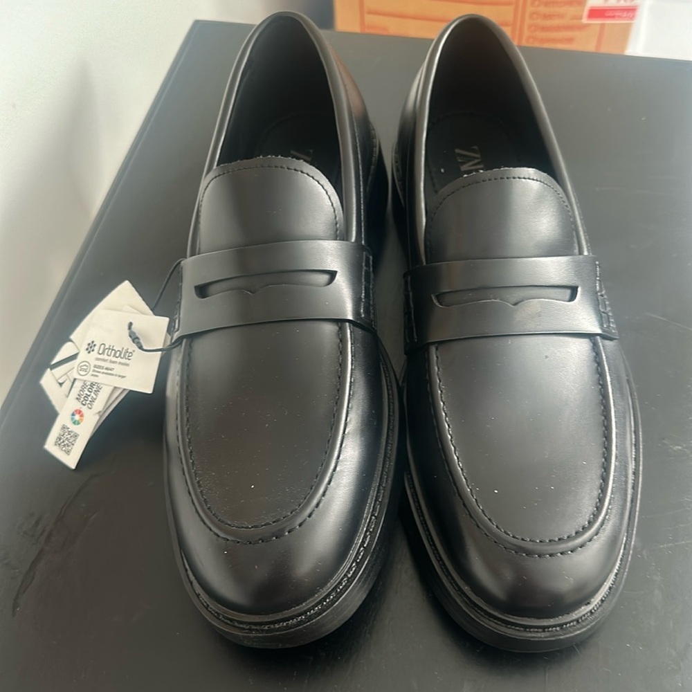 Brand neww new never been worn 
Zara loafers